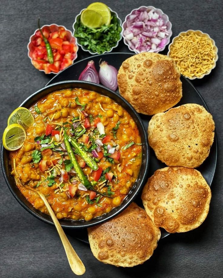 Chole bhature freshly served